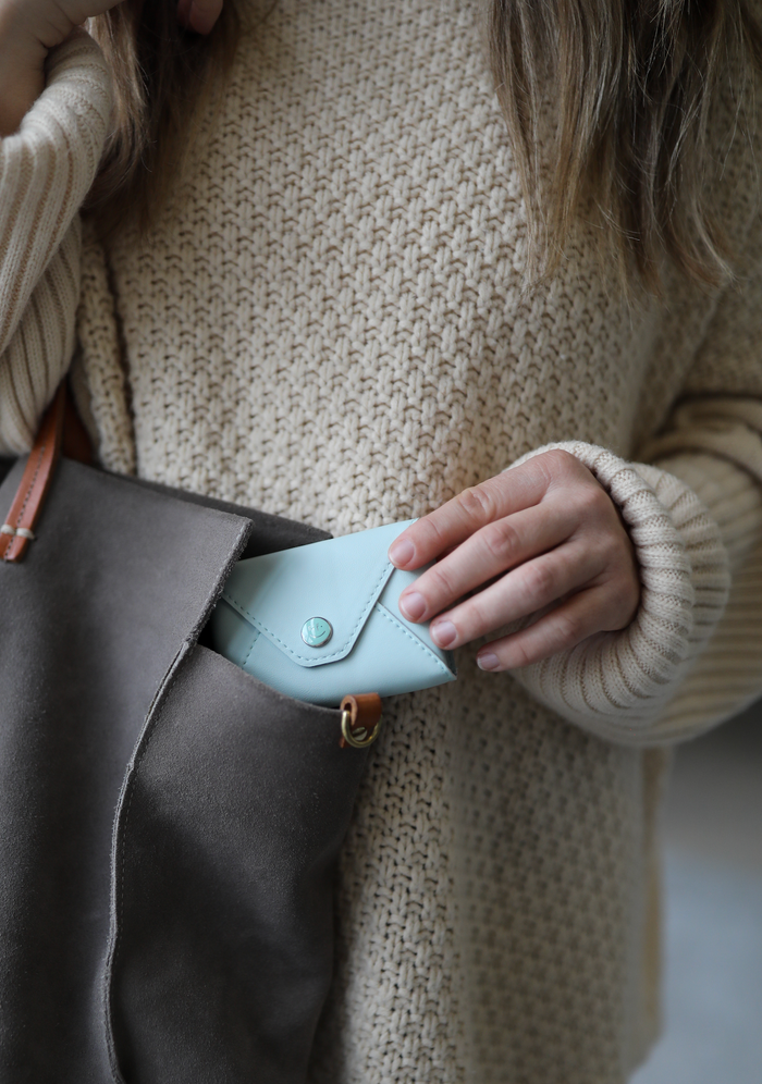E. Frannie Pack | Little Notes® Cardholder (Seaglass Green)