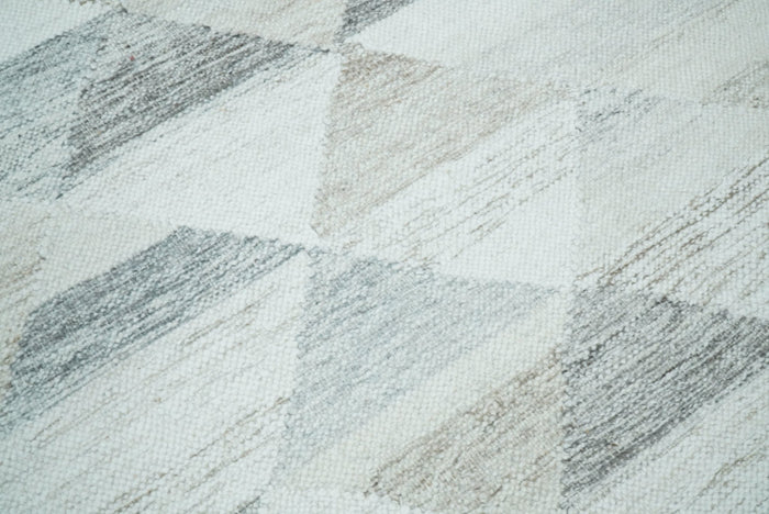Ivory and Gray Boho Kilim Rug made with Fine Wool Blend | SE5 - The Rug Decor