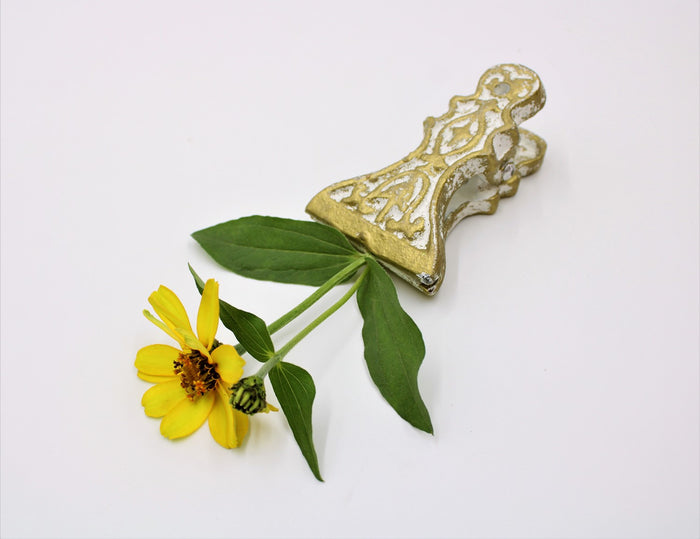 Cast Iron Gold Clip