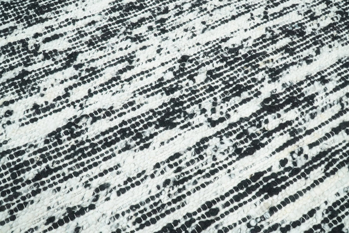 5x8 and 8x10 Hand Made Woolen Chunky and Soft Black and Ivory Area Rug | BER1 - The Rug Decor
