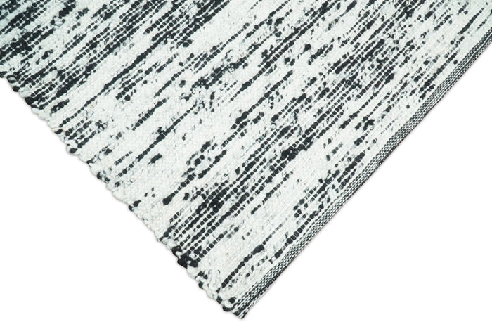 5x8 and 8x10 Hand Made Woolen Chunky and Soft Black and Ivory Area Rug | BER1 - The Rug Decor