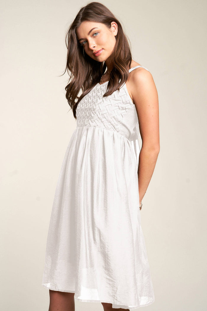 SOLID SLEEVELESS KNIT PATTERN FLARED MINI DRESS: M / White