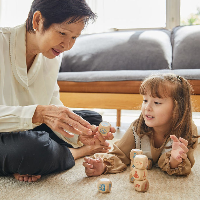Storytelling Dice - Babies in Bloom