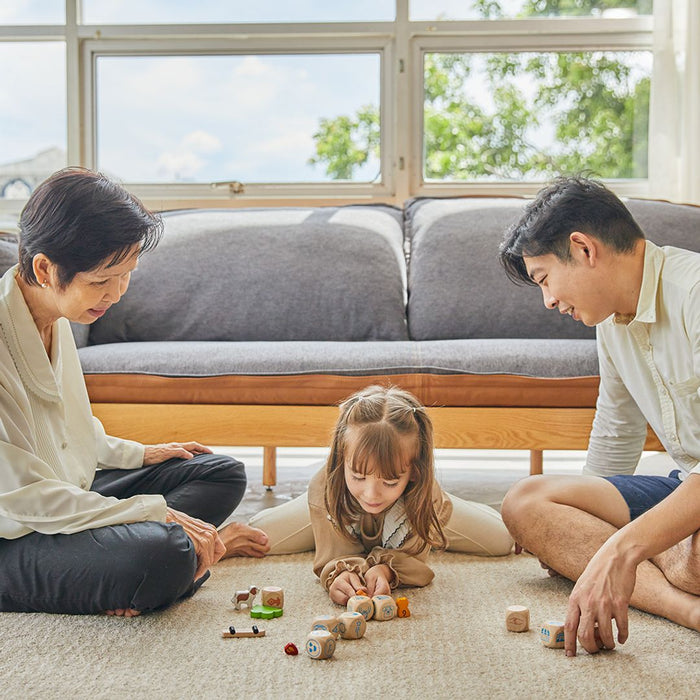 Storytelling Dice - Babies in Bloom